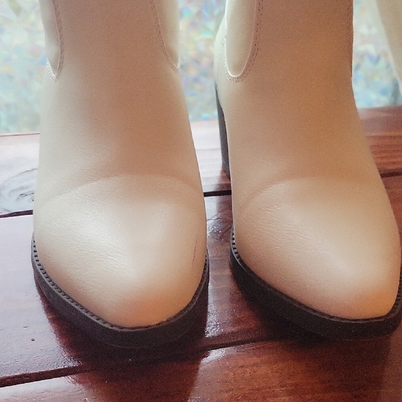 UNIONBAY White Heeled Western Boots - Picture 6 of 8